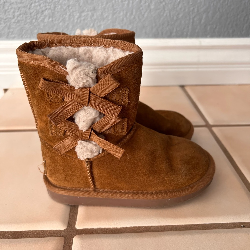 Koolaburra by UGG Victoria Short Boot size 10T